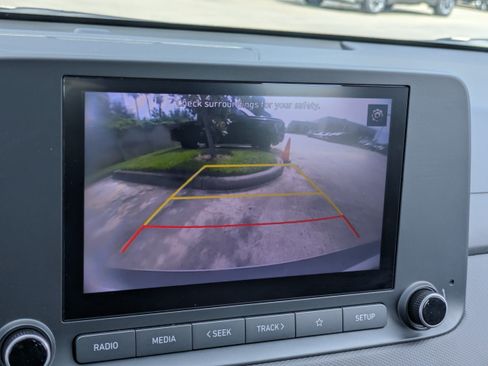 Certified 2022 Hyundai Kona SE FWD image 18