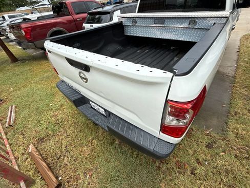 Used 2017 Nissan Titan S RWD image 7