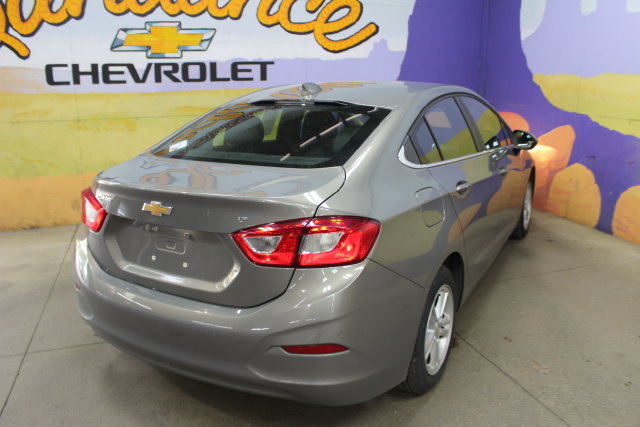 Used 2018 Chevrolet Cruze LT w/ LT True North Edition FWD image 8