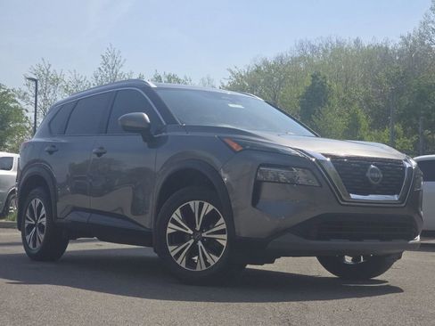 Used 2023 Nissan Rogue SV w/ SV Premium B Package AWD/4WD image 2