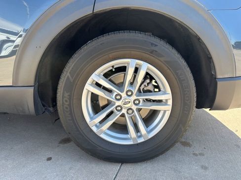 Used 2022 Ford Explorer XLT image 9