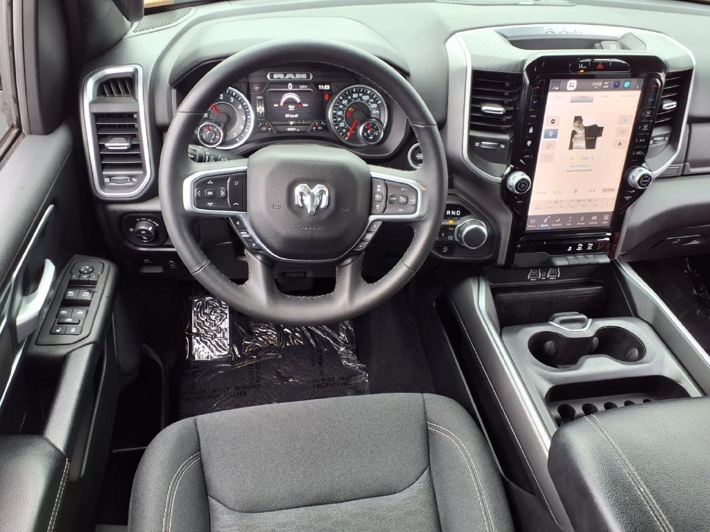 Used 2025 RAM 1500 Big Horn AWD/4WD image 4
