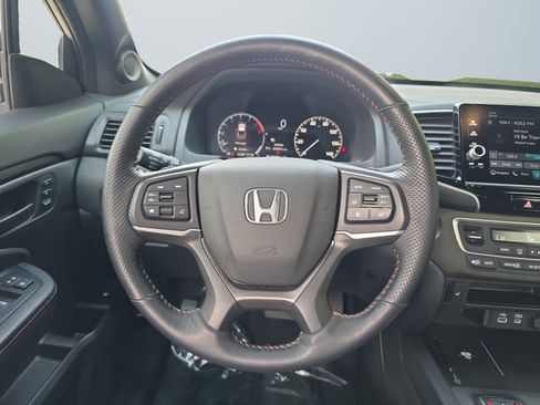 Used 2025 Honda Ridgeline TrailSport image 14