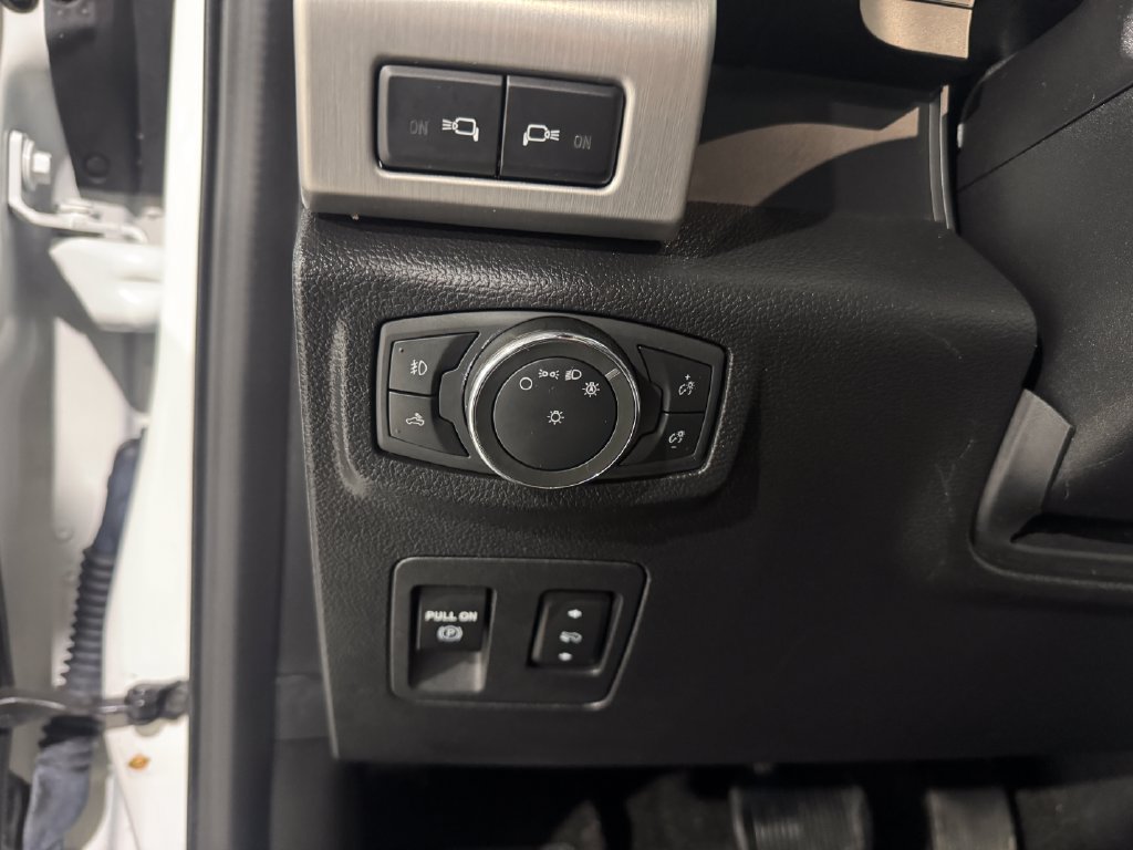 Used 2020 Ford F150 Platinum w/ Technology Package AWD/4WD image 37