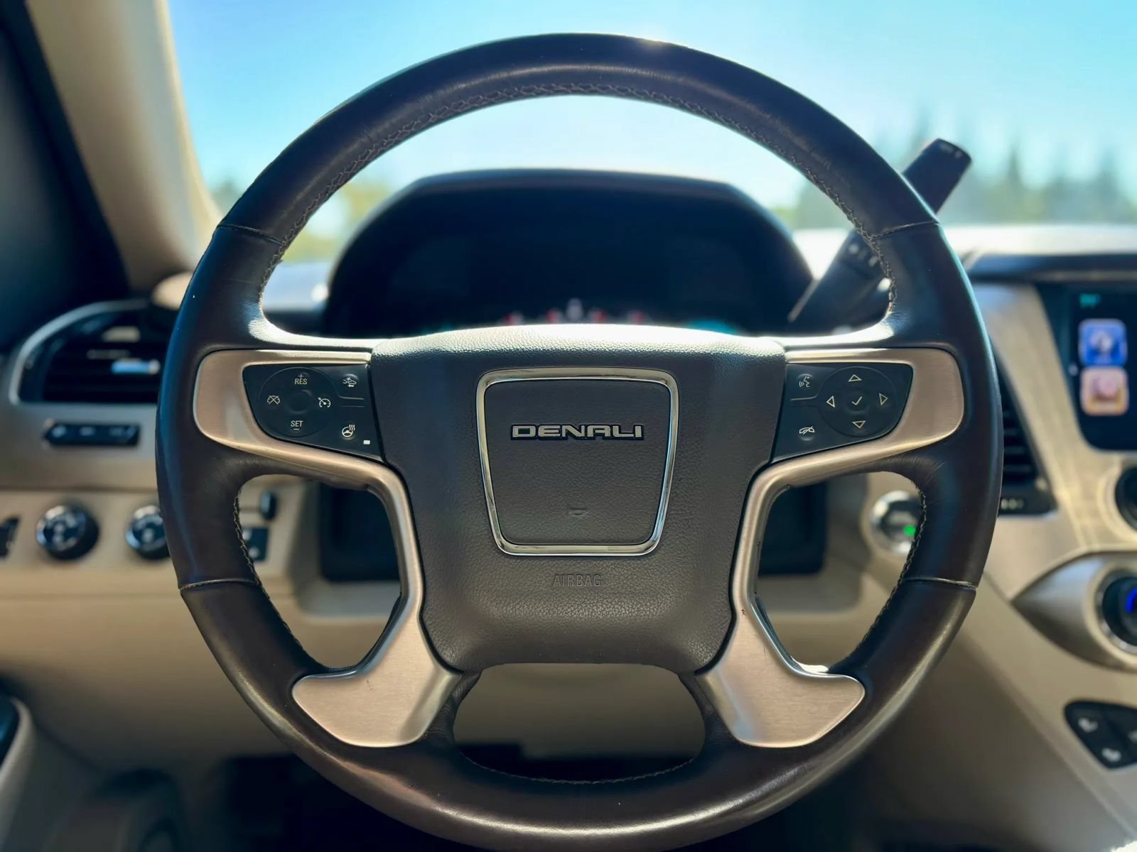 Used 2017 GMC Yukon Denali w/ Open Road Package AWD/4WD image 26