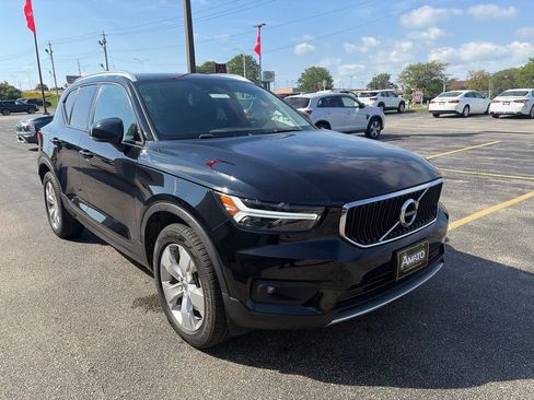 Used 2022 Volvo XC40 T5 Momentum AWD/4WD image 8