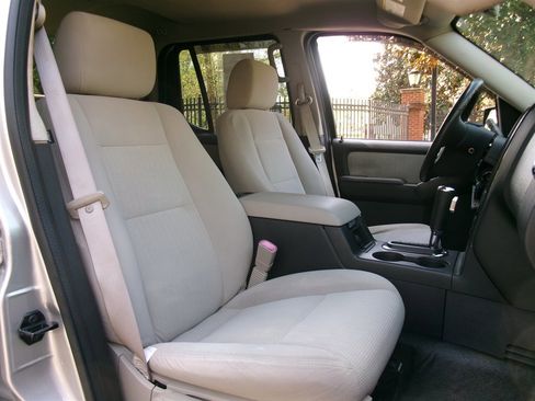 Used 2008 Ford Explorer Sport Trac XLT image 19