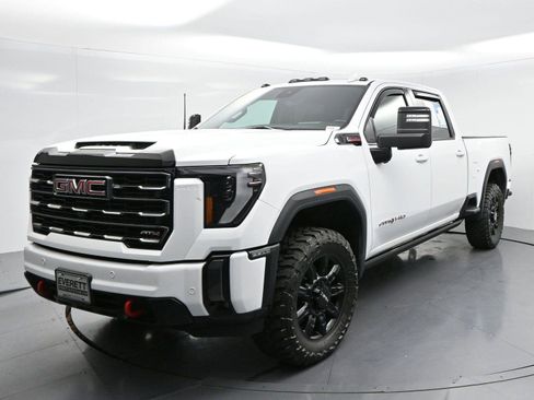 Used 2024 GMC Sierra 2500 AT4 w/ AT4 Premium Plus Package AWD/4WD image 3