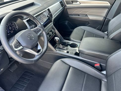 Used 2023 Volkswagen Atlas Cross Sport SE w/ Panoramic Sunroof Package image 10