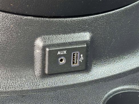 Used 2018 Nissan Versa SV image 20