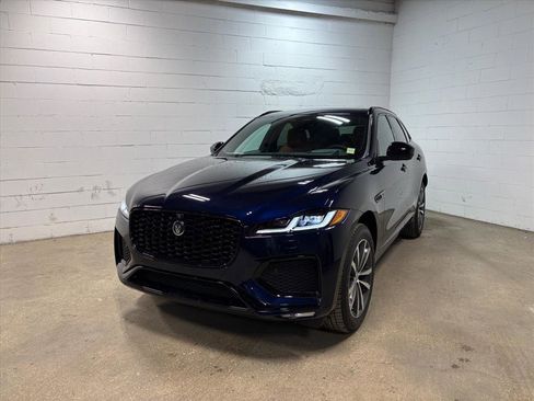 New 2026 Jaguar F-PACE R-Dynamic S image 2
