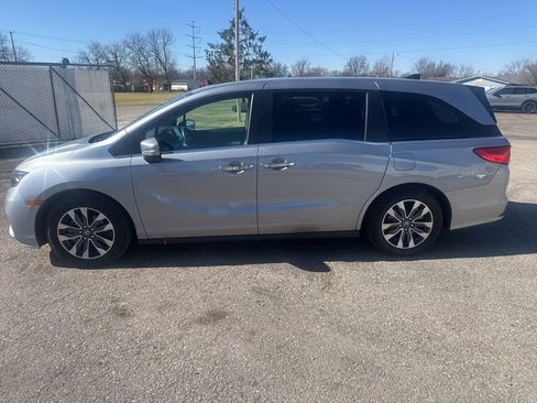 Used 2023 Honda Odyssey EX-L image 2