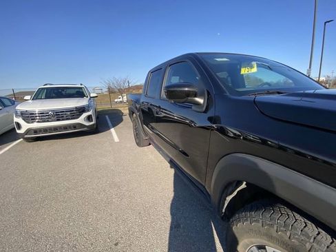 Used 2023 Nissan Frontier PRO-4X w/ Pro Convenience Package image 14