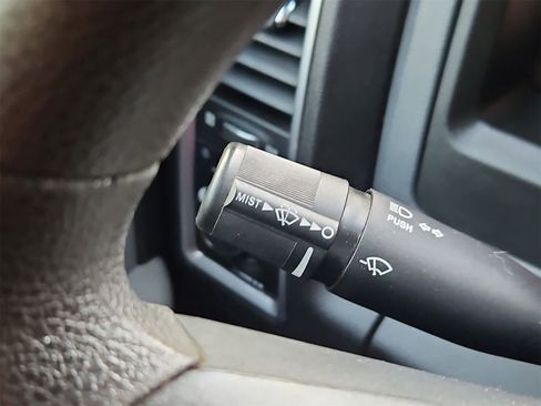 Used 2018 RAM 2500 SLT image 25