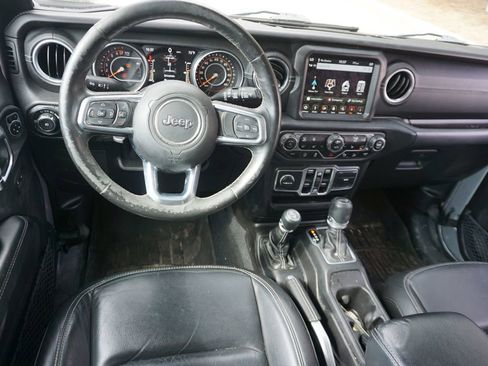 Used 2018 Jeep Wrangler Unlimited Sahara image 5