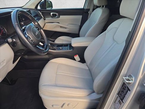Used 2022 Kia Sorento S w/ Panoramic Sunroof Package FWD image 17