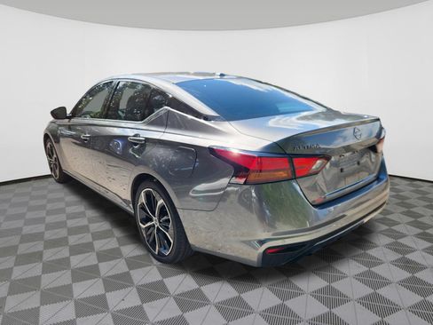 Used 2024 Nissan Altima 2.5 SR FWD image 3