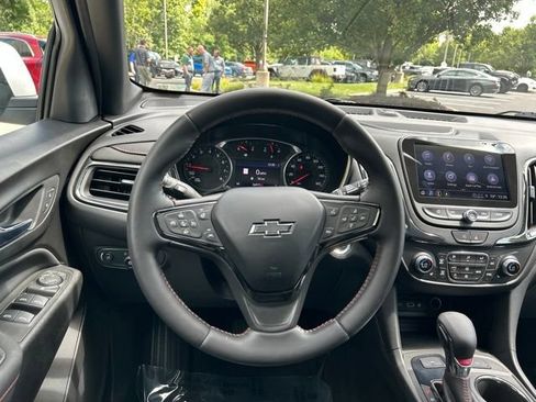 Used 2022 Chevrolet Equinox RS w/ RS Leather Package AWD/4WD image 11