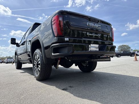 New 2026 GMC Sierra 2500 Denali Ultimate AWD/4WD image 8