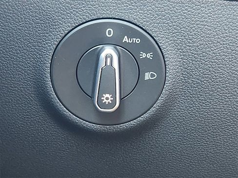 New 2026 Volkswagen Taos SEL image 17