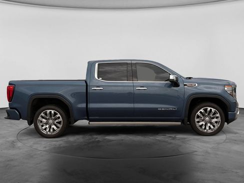 Used 2025 GMC Sierra 1500 Denali AWD/4WD image 11