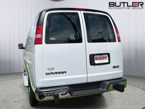 Used 2025 GMC Savana 2500 w/ Driver Convenience Package RWD image 4