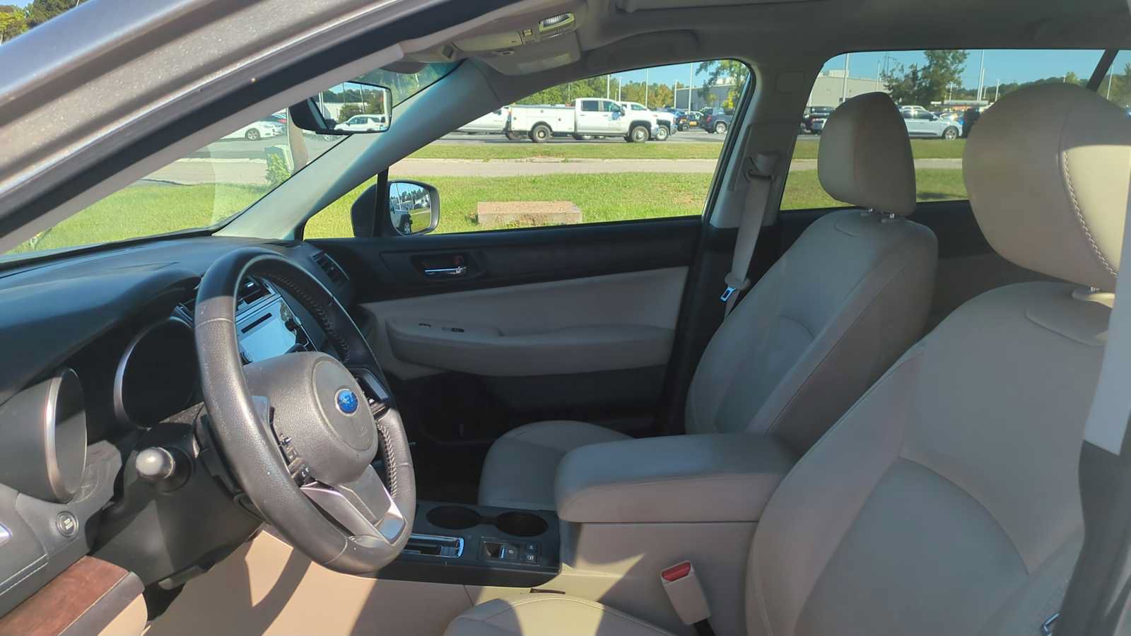 Used 2019 Subaru Outback 3.6R Limited w/ Popular Package #2 AWD/4WD image 11