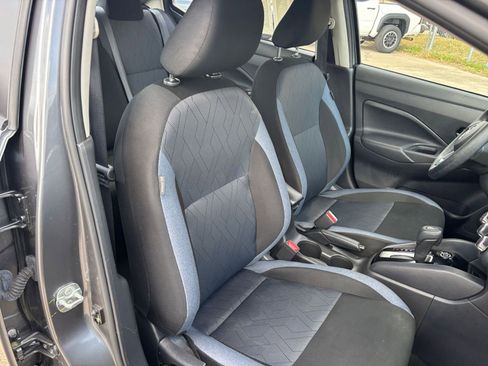 Used 2025 Nissan Versa SV w/ Trunk Package image 34