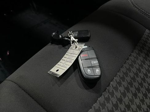 Used 2019 Dodge Challenger SXT image 35