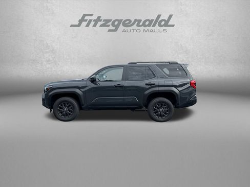 Used 2025 Toyota 4Runner SR5 AWD/4WD image 5