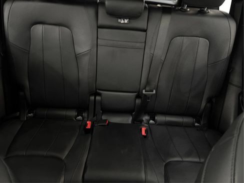 Used 2020 Mercedes-Benz GLB 250 4MATIC image 46
