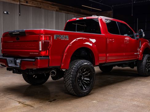 Used 2022 Ford F250 Lariat w/ Black Appearance Package image 9