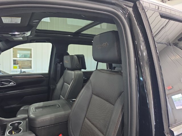 Used 2024 Chevrolet Tahoe High Country w/ Advanced Technology Package AWD/4WD image 21