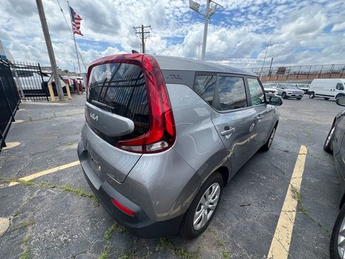Used 2022 Kia Soul LX FWD image 4