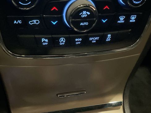 Used 2017 Jeep Grand Cherokee Limited image 19