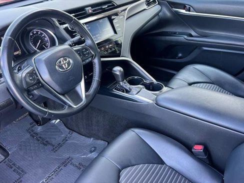 Certified 2018 Toyota Camry SE w/ Moonroof Package image 11