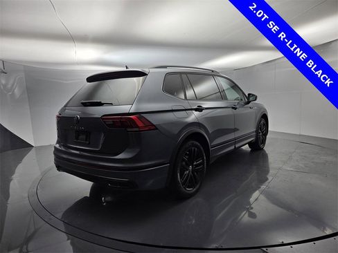 Used 2022 Volkswagen Tiguan SE R-Line image 11