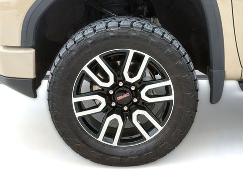 Used 2023 GMC Sierra 1500 AT4 w/ AT4 Premium Package AWD/4WD image 12