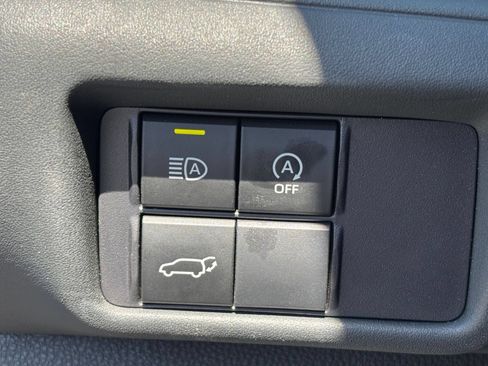 Used 2025 Toyota Highlander XSE AWD/4WD image 23