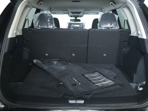 Certified 2026 Nissan Rogue SV w/ Cold Weather Package image 30