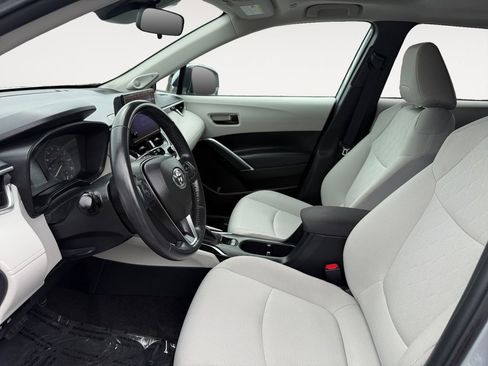 Used 2023 Toyota Corolla Cross LE w/ Moonroof Package AWD/4WD image 9