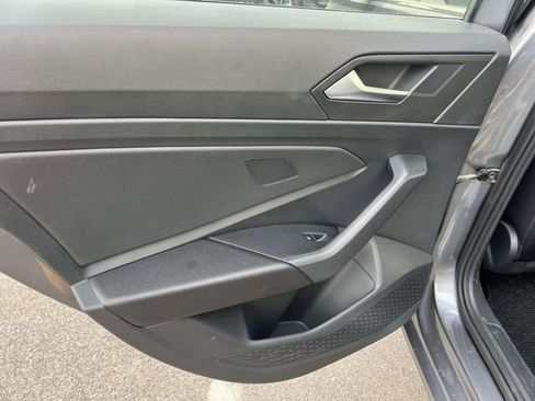 Certified 2023 Volkswagen Jetta SE w/ Panoramic Sunroof Package image 11