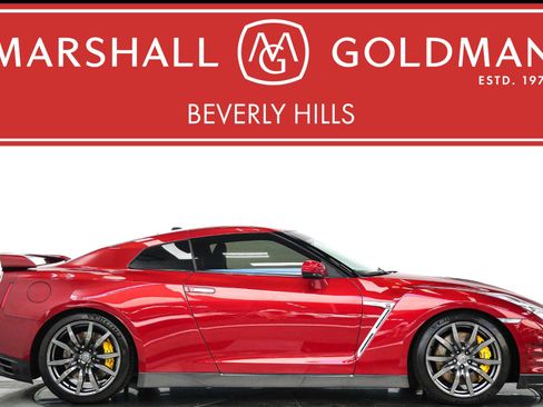 Used 2015 Nissan GT-R Premium AWD/4WD image 1