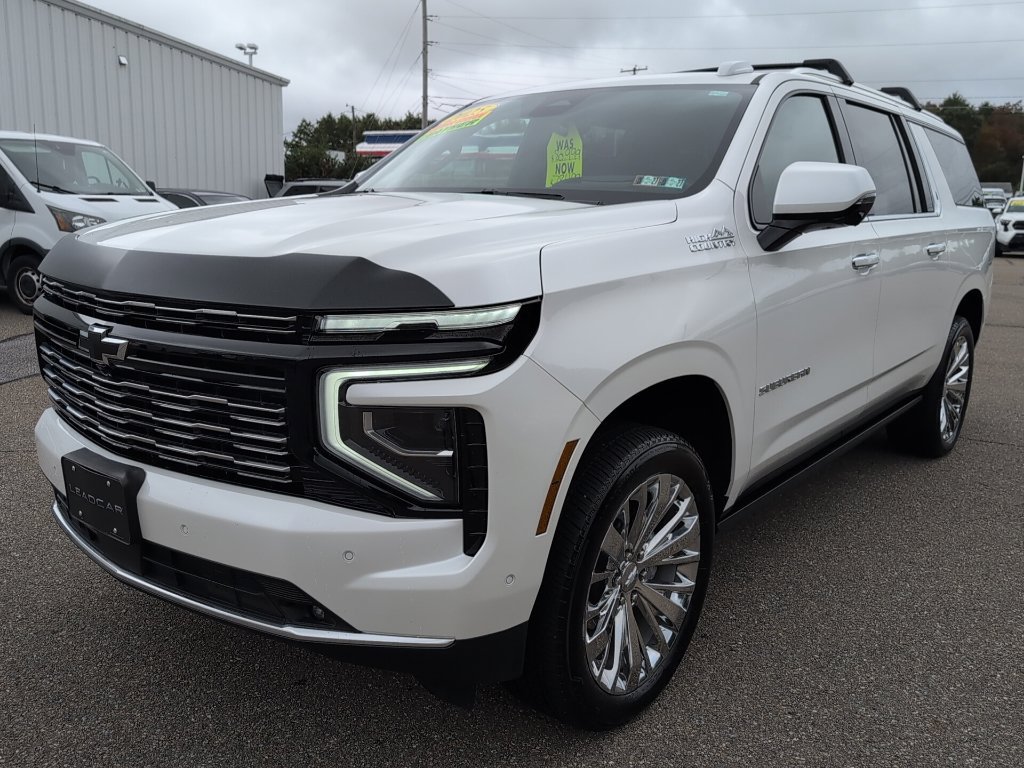 Used 2025 Chevrolet Suburban High Country AWD/4WD image 2