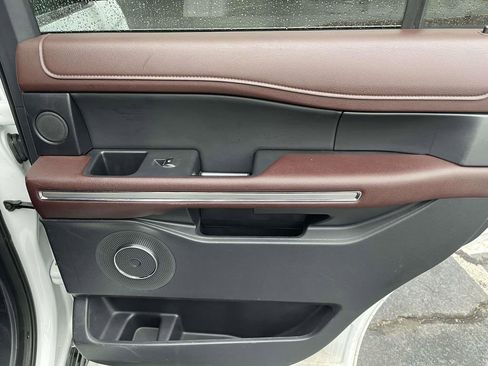 Used 2024 Ford Expedition Limited image 44