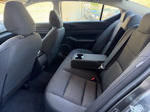 Used 2025 Nissan Altima 2.5 SV FWD image 25