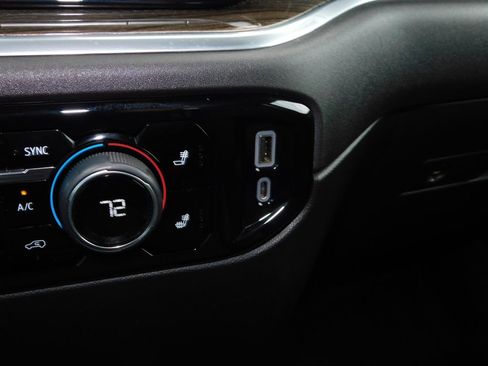 Used 2022 Chevrolet Silverado 1500 LT image 38