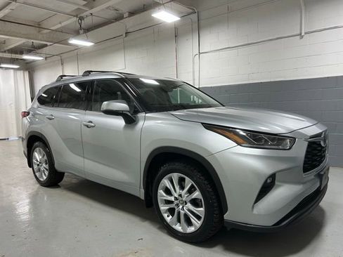 Used 2021 Toyota Highlander Limited image 4
