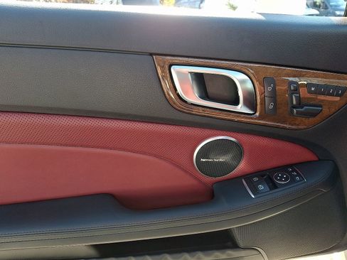 Certified 2016 Mercedes-Benz SLK 300 image 12