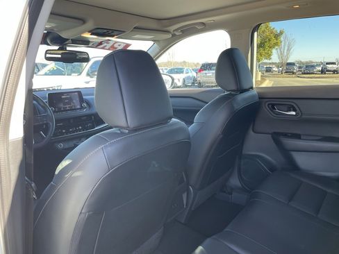 Used 2023 Nissan Rogue SL image 27